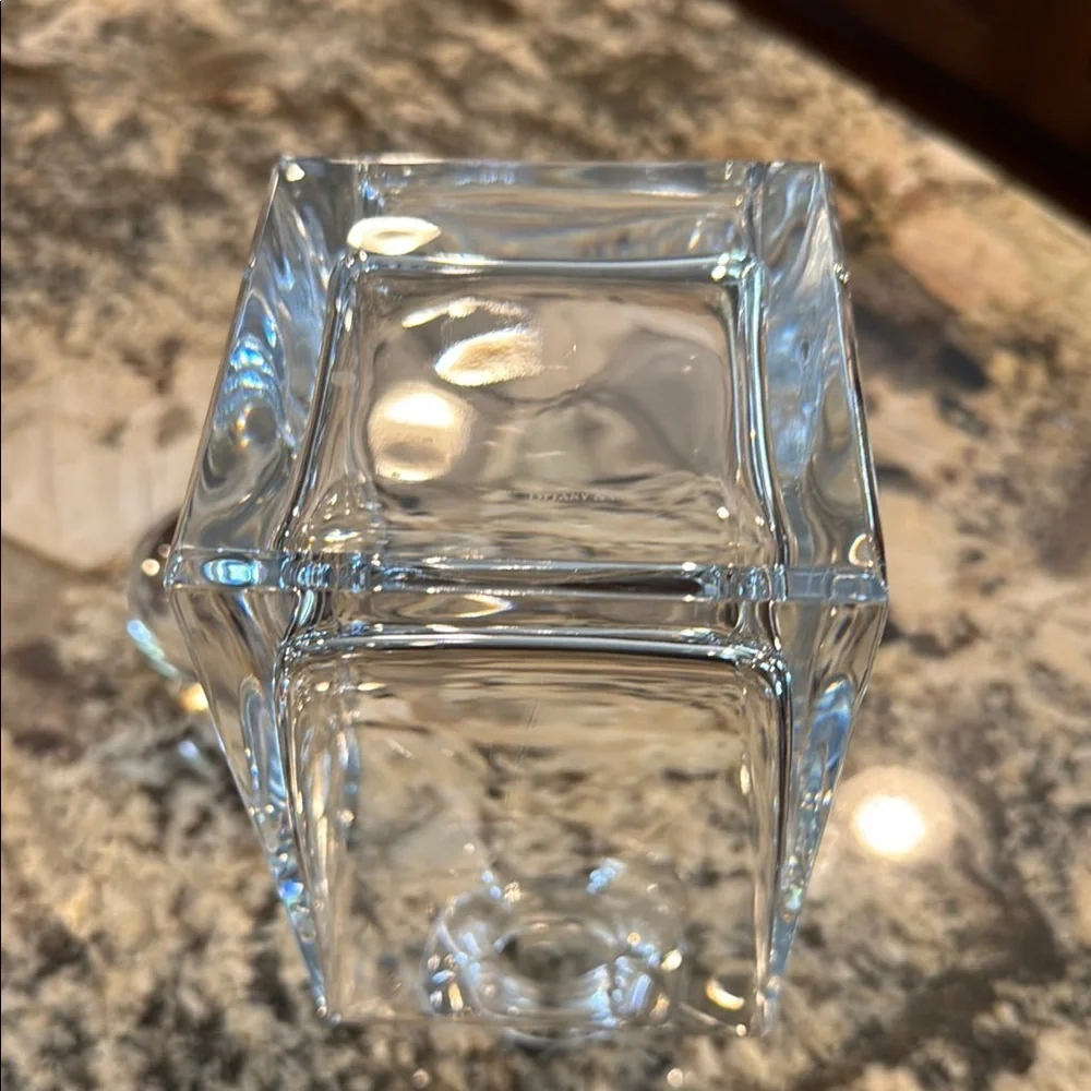 Tiffany & Co. Classic Square Decanter
in Crystal Glass. - Picture 3 of 3